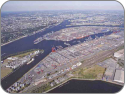 Порт Гамбурга с высоты птичьего полёта